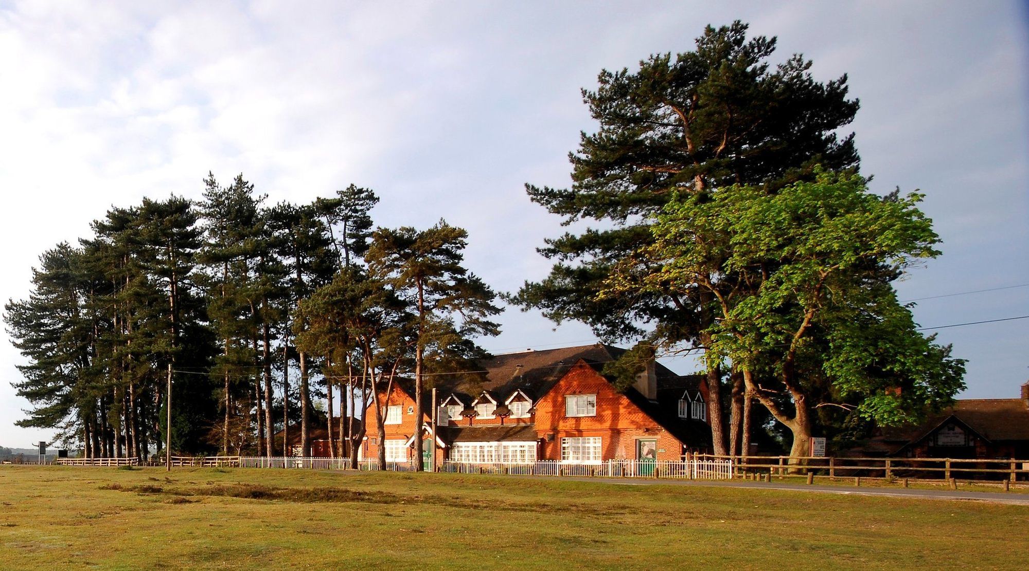 Beaulieu Hotel Линдхорст Экстерьер фото